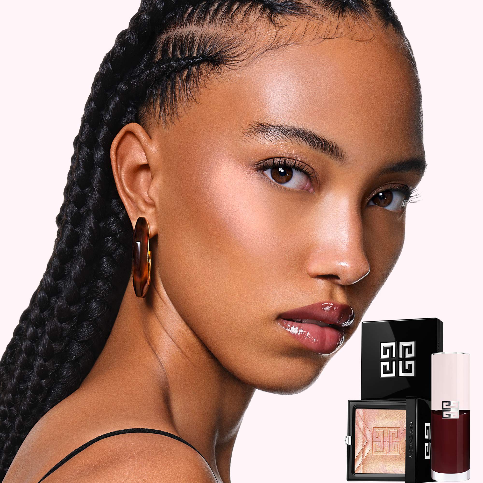 Glow Animation - Perfecto Serum Lip Oil and Prisme Libre Highlighter